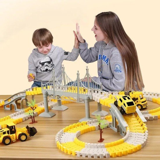 CHANGEABLE ELECTRIC TRAIN TOY SET 