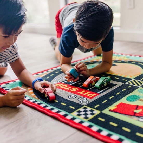 Melissa & Doug Round the Speedway Race Track Rug