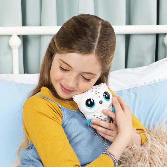 Owleez flying interactive toy White